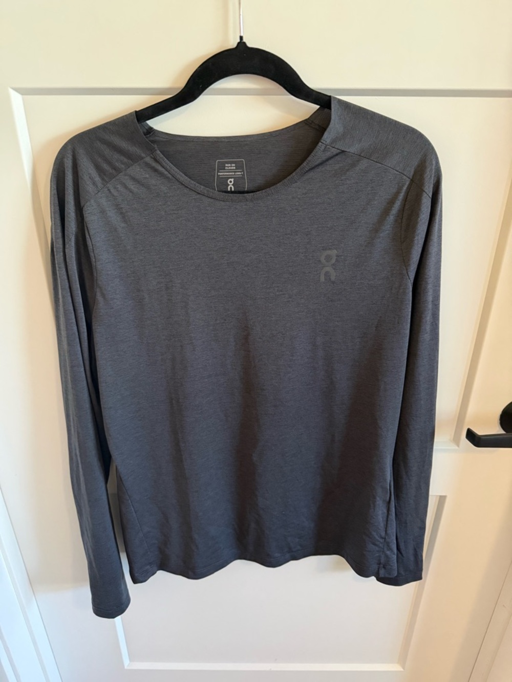 On Running Performance Long-T | Gray Lightweight Athletic Shirt | Men’s Large